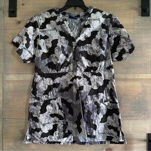 Women’s scrub top Halloween size Medium